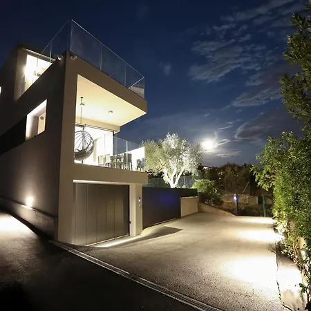 Inoltre Apartamento *