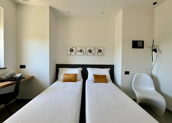 Inoltre شقة باردولينو